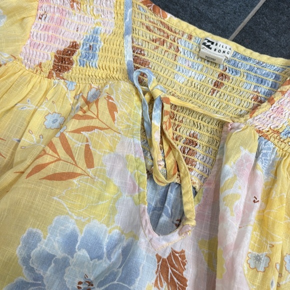 Floral yellow puff long sleeve blouse - Picture 4 of 7